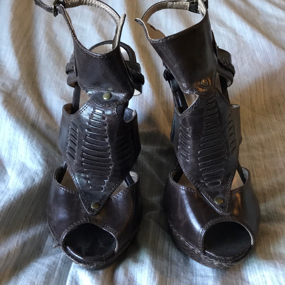 Brown wedges